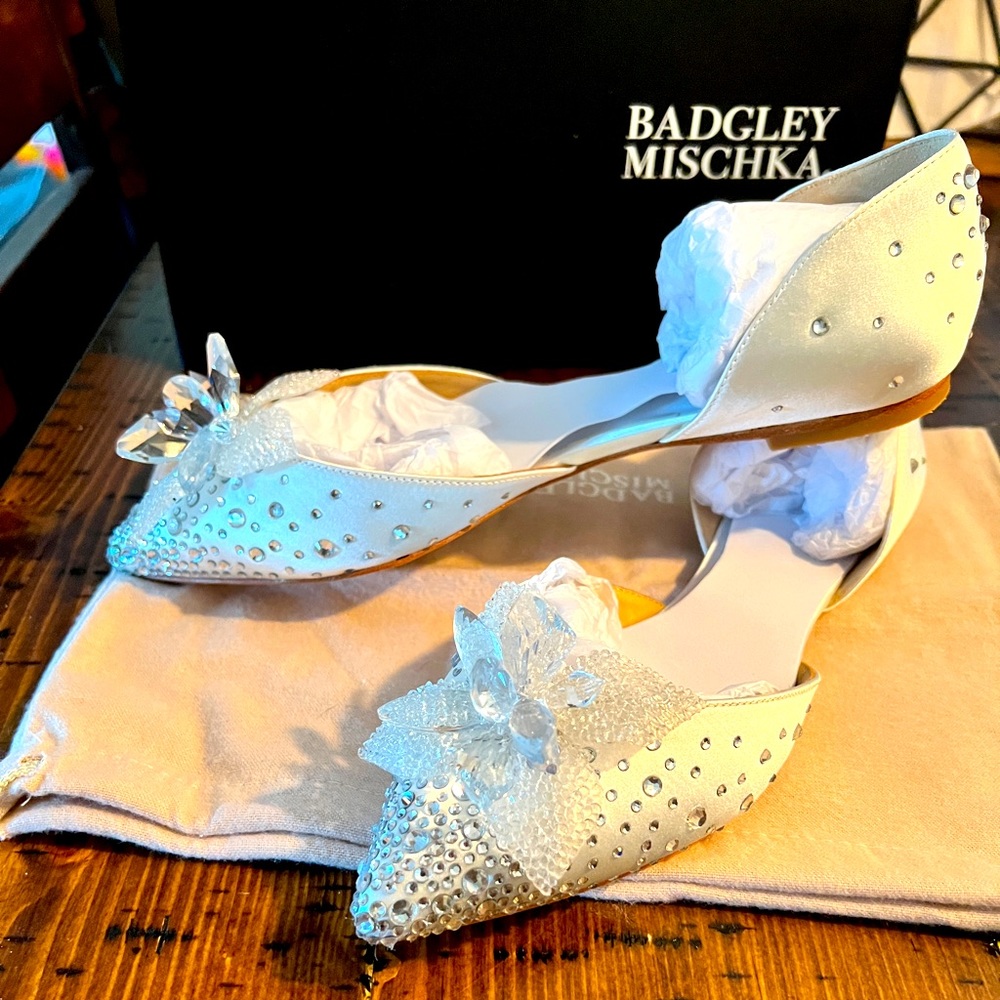 Badgley Mischka Haddie White Satin Flat 8.5